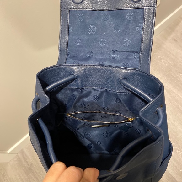 Tory Burch Britten Drawstring Blue Leather Backpack - Picture 2 of 5